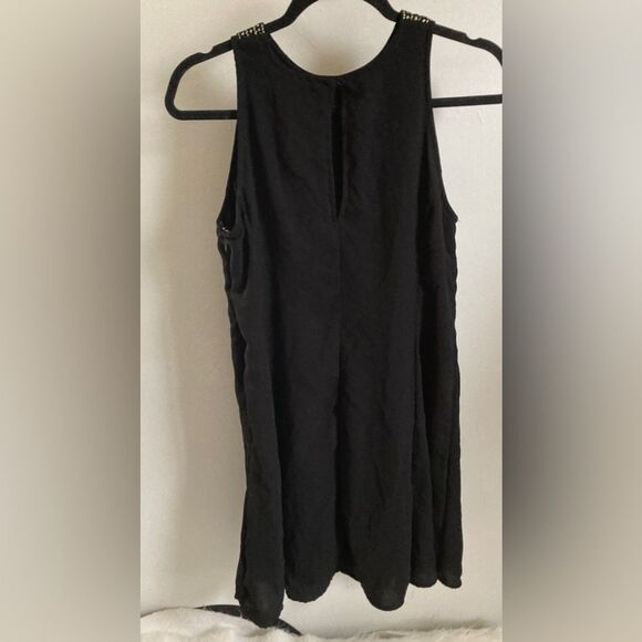 Sleeveless Black Dress with Embellished Collar Medium - Picture 2 of 6